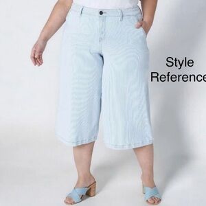 Lane Bryant Sz 20 Mid Rise Wide Leg Culotte Jean Shorts Flex Waist Blue Stripe